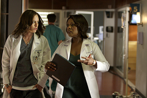 Miranda (Katherine Moennig, left) and Sophia (Alfre Woodard, right) discuss the case of a teenager with upper GI bleeding, on THREE RIVERS, Sunday, Oct 4 th (9:00-10:00 PM, ET/PT), on the CBS Television Network