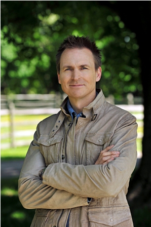 Phil Keoghan hosts The Amazing Race.