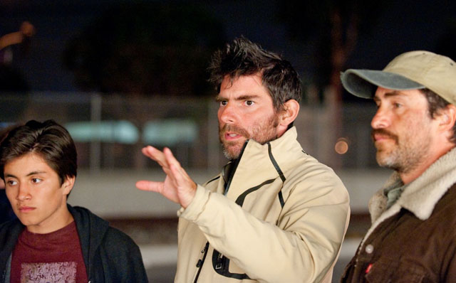 On Set: Director Chris Weitz Instructs José Julián (Luis) and Demián Bichir in ‘A Better Life’