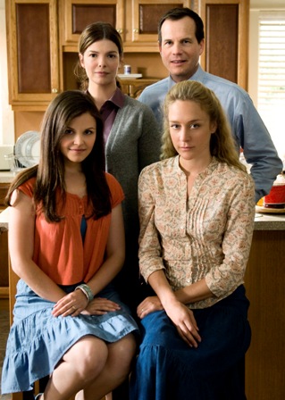 Big Love: Season Three debuts on HBO on January 18th, 2009.