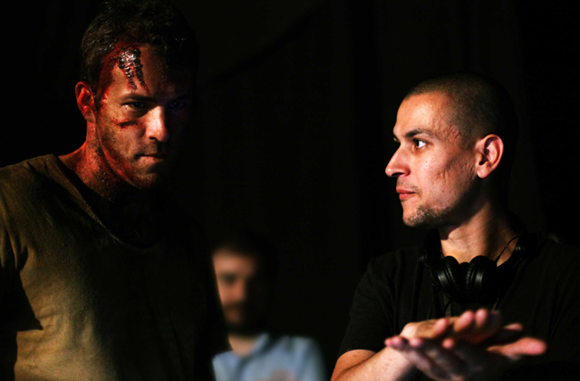 Thinking Outside the Box: Ryan Reynolds and Director Rodrigo Cortés on the set of ‘Buried’