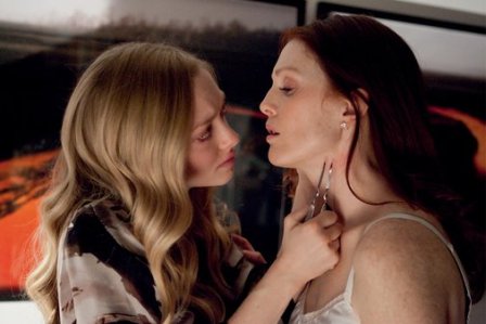 amanda seyfried julianne moore chloe. Amanda Seyfried and Julianne