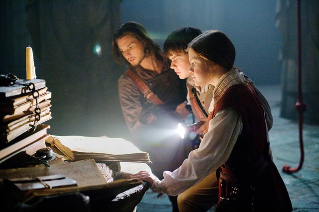 Illuminating the Plot: King Caspian (Ben Barnes), Edmund (Skandar Keynes) and Lucy Look it Up in ‘The Chronicles of Narnia: The Voyage of the Dawn Treader’