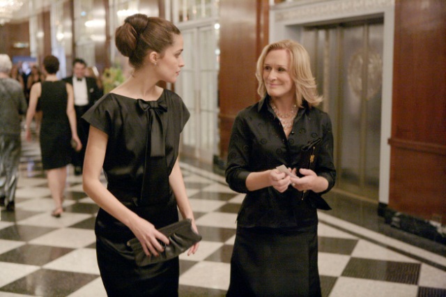 Rose Byrne (L) and Glenn Close (R) in DAMAGES premiering Wednesday, Jan. 7 (10 PM ET/PT) on FX.