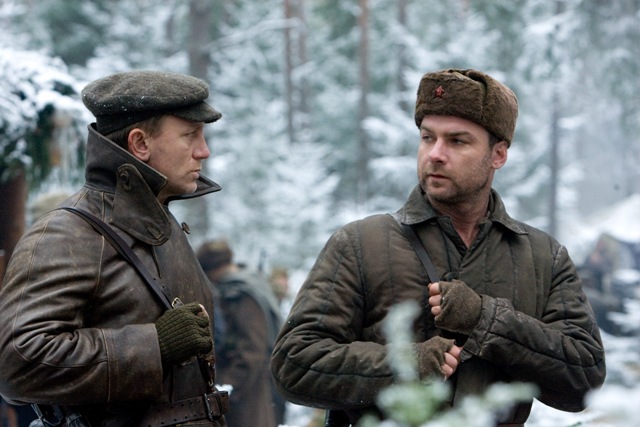 Daniel Craig as “Tuvia Bielski” and Liev Schreiber as “Zus Bielski” star in DEFIANCE.