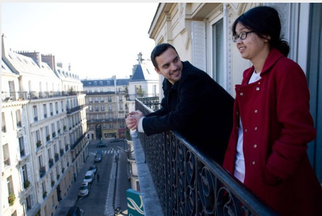 City of Love: Jake M. Johnson and Charlyne Yi in Paris filming ‘Paper Heart’