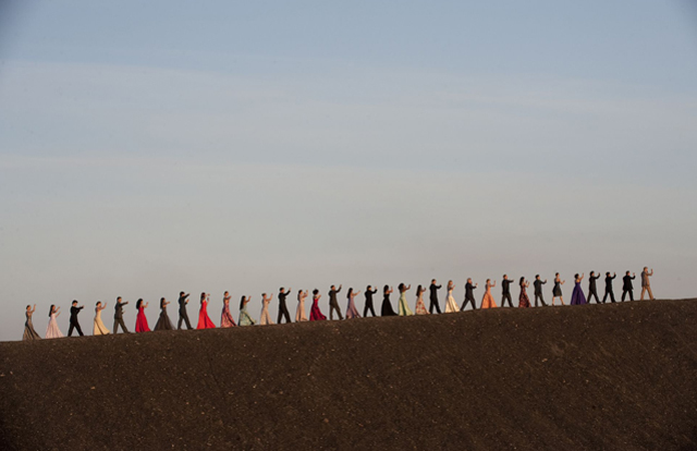 The Synchronized Line Dance in ‘Pina’