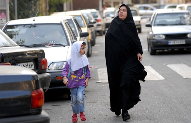 Kimia Hosseini (Somayeh) and Sareh Bayat (Razieh) in ‘A Separation’