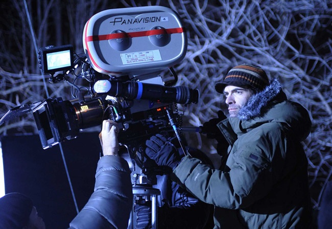 On Set: Vincenzo Natali Lines Up a Shot for ‘Splice’
