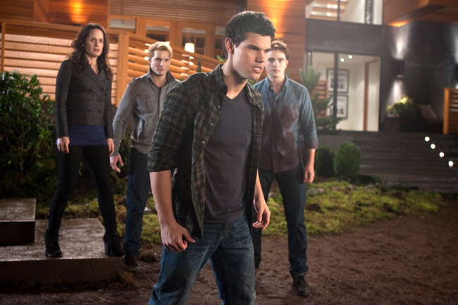 Elizabeth Reaser, Peter Facinelli, Taylor Lautner and Robert Pattinson in The Twilight Saga: Breaking Dawn -- Part 1