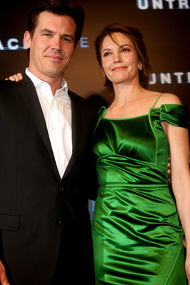 Josh Brolin and Diane Lane for Untraceable