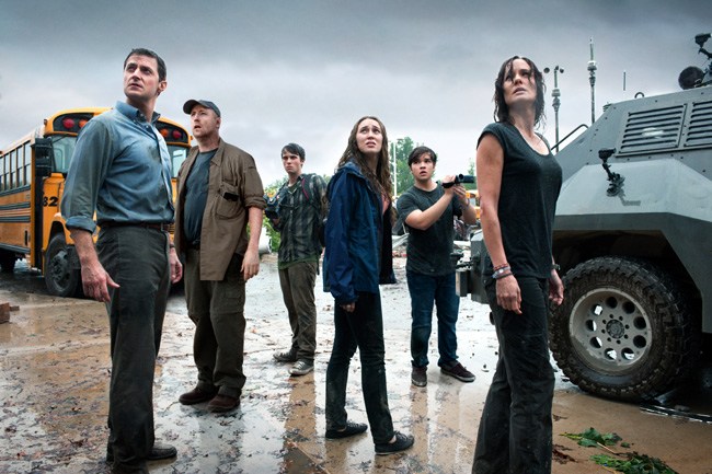 Richard Armitage, Matt Walsh, Max Deacon, Alycia Debnam-Carey, Nathan Kress and Sarah Wayne Callies in Into the Storm