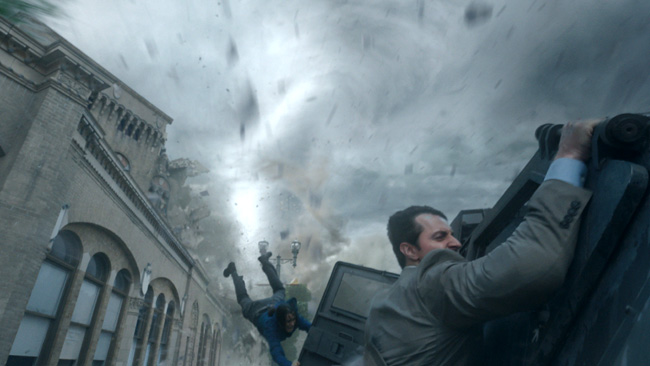 Sarah Wayne Callies and Richard Armitage in Into the Storm