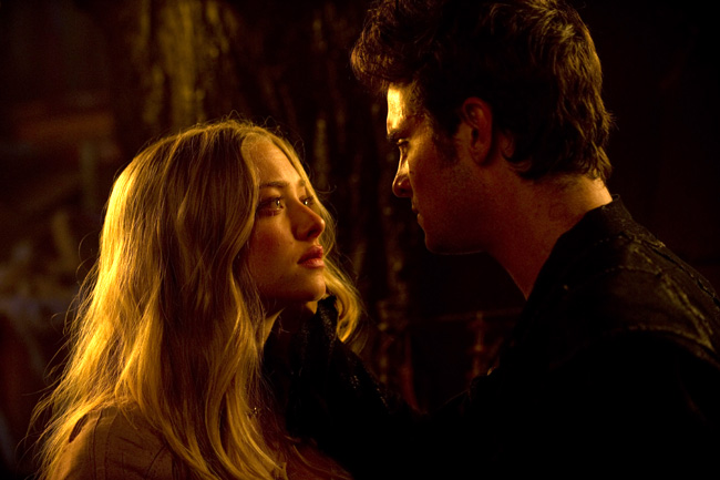 Amanda Seyfried and Shiloh Fernandez in Red Riding Hood