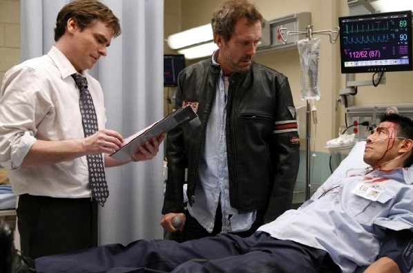 Robert Sean Leonard (left) and Hugh Laurie on House M.D.