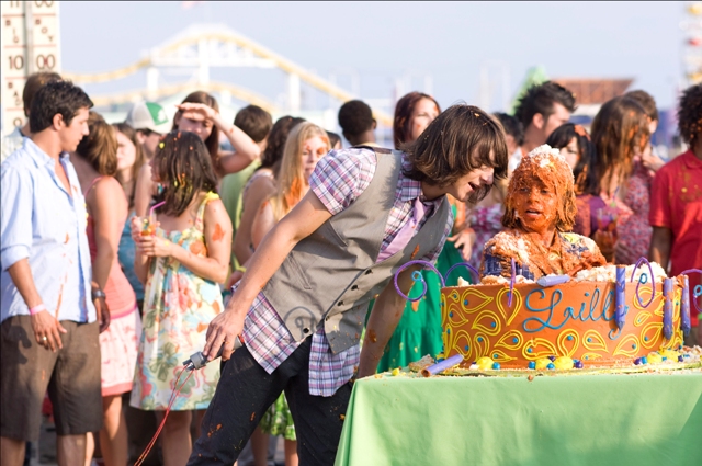 is emily osment dating mitchel musso. Mitchel Musso (center), Moises Arias (right, in cake)