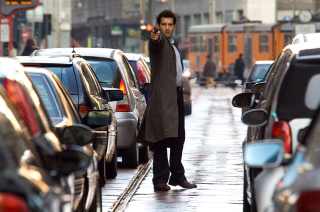 Clive Owen as Louis Salinger in Columbia Pictures thriller The International.