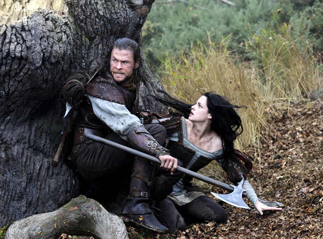 The Huntsman (Chris Hemsworth) and Snow White (Kristen Stewart) in Snow White and the Huntsman