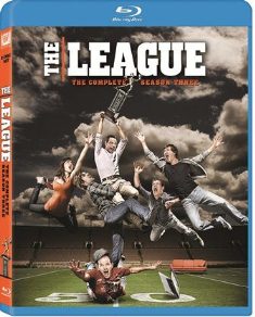 The League: The Complete Season Three was released on Blu-ray and DVD on October 9, 2012