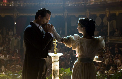 Benjamin Bratt stars as Juvenal Urbino and Giovanna Mezzogiorno stars as Fermina Daza in Love in the Time of Cholera